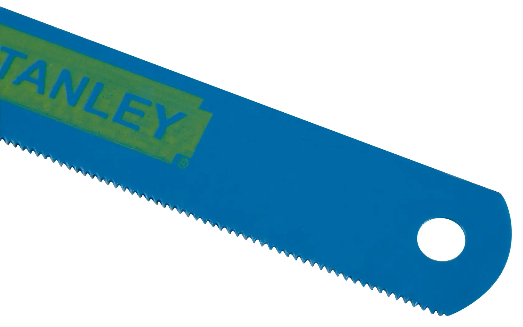 Blaue STANLEY Sägeblatt mit feinen Zähnen und Loch am Ende zur Befestigung oder Lagerung.