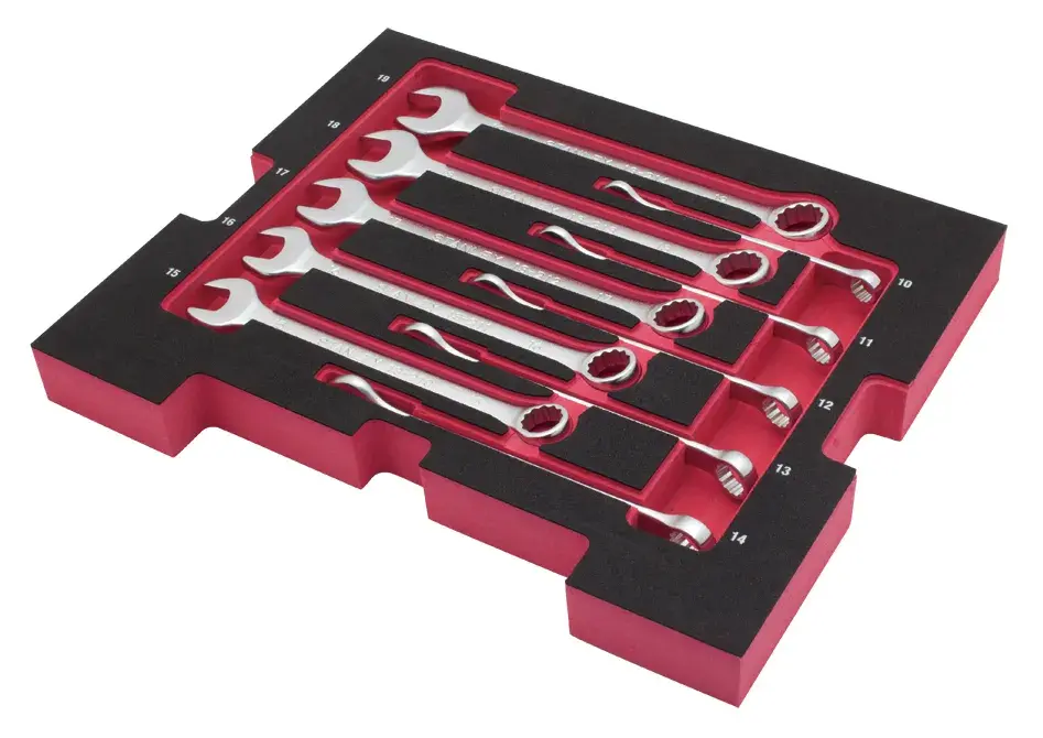 STANLEY FMHT0-74298 Schraubenschlüssel-Set in roter und schwarzer Schaumeinlage, schräge Draufsicht.