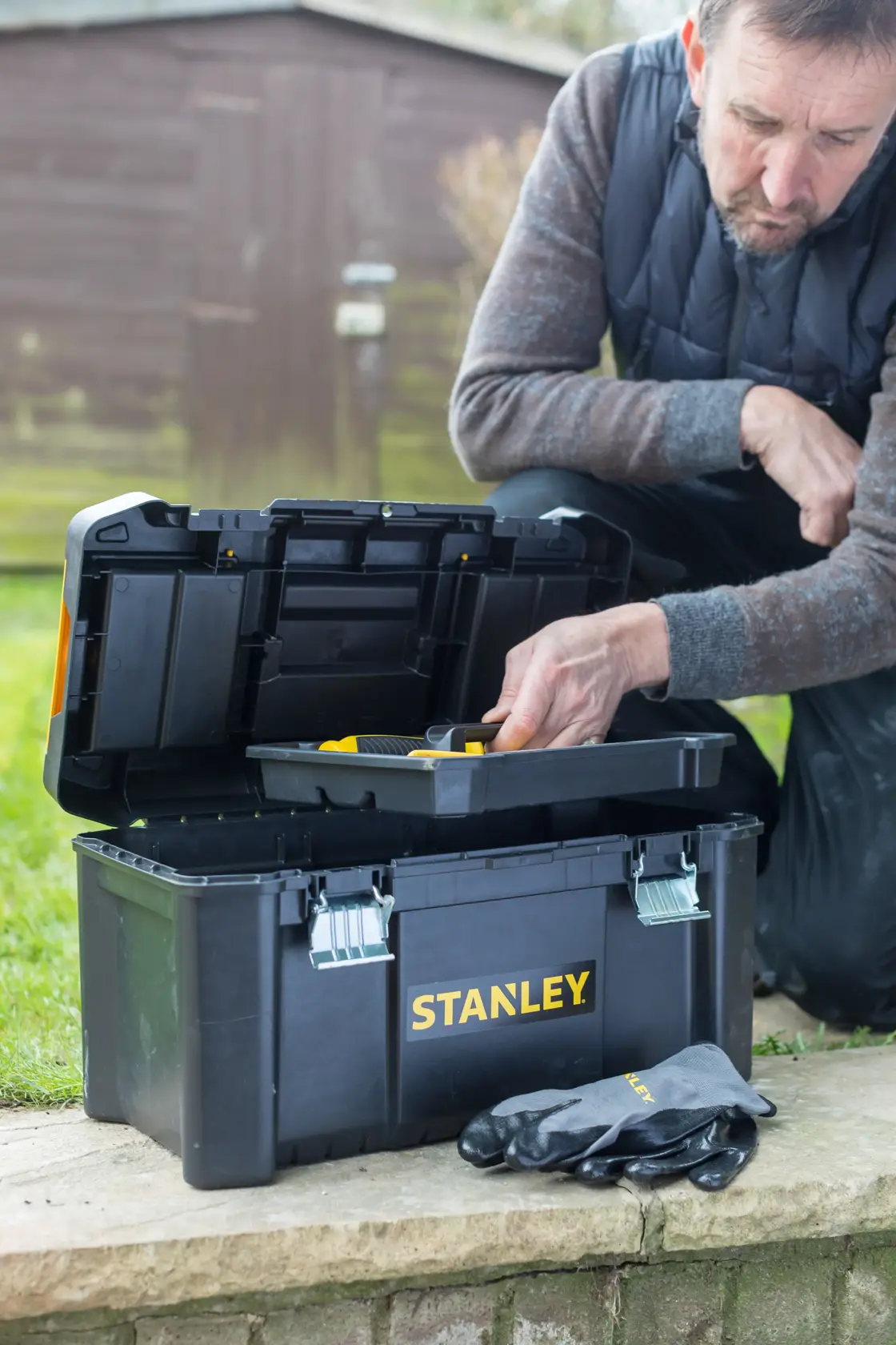 Universelle, vielseitig einsetzbare Werkzeugbox mit Organizer für